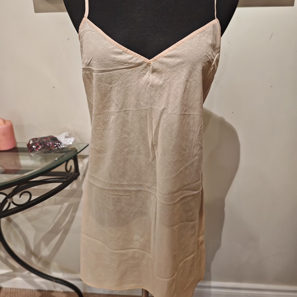 2/90 Tigerlily Takumi dress-0250 - Picture 12 of 17